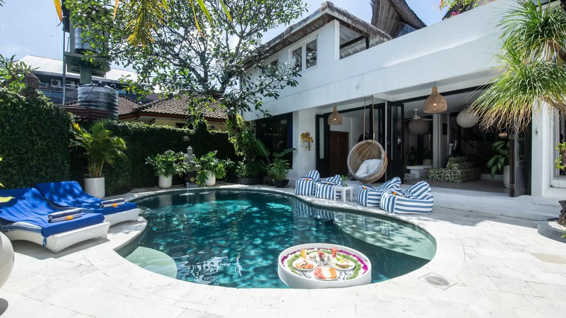 The Monroe Luxury 3-Bedroom Villa With Private Pool In Central Seminyak 900M To The Beach Indonésie