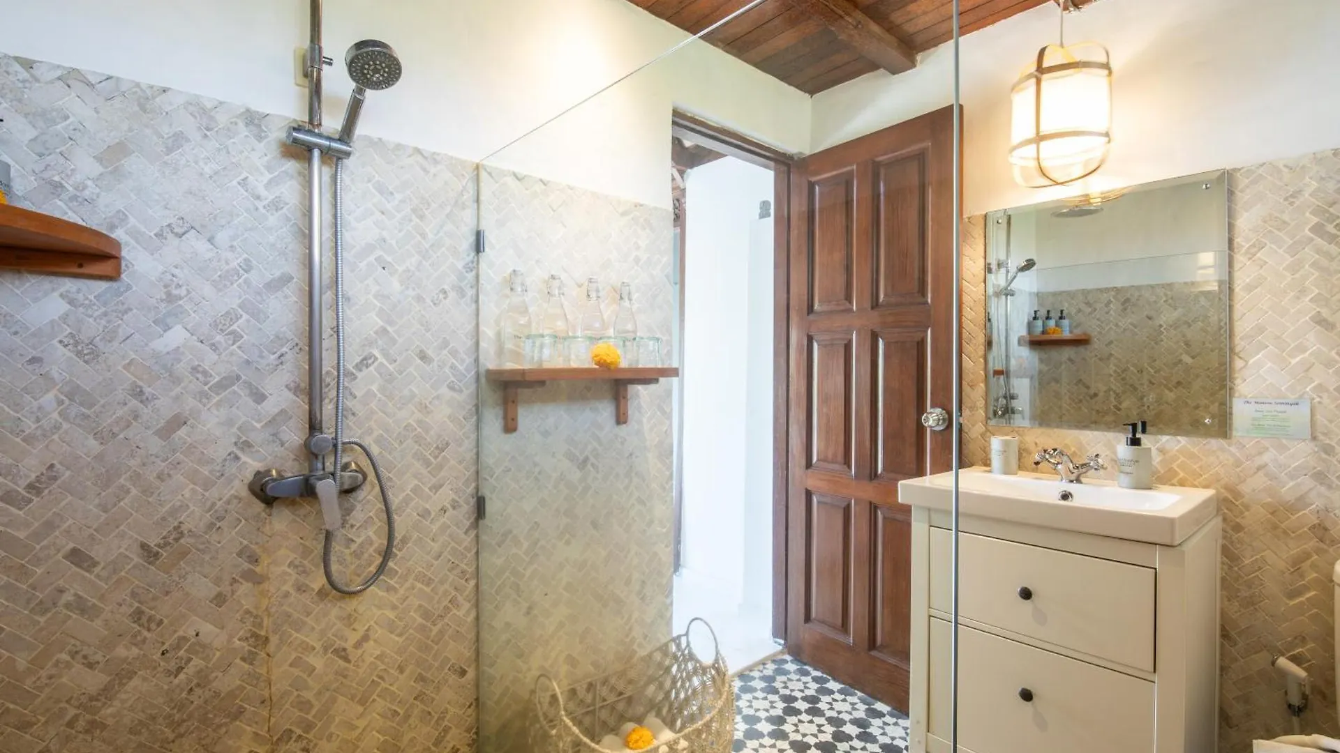The Monroe Luxury 3-Bedroom Villa With Private Pool In Central Seminyak 900M To The Beach
