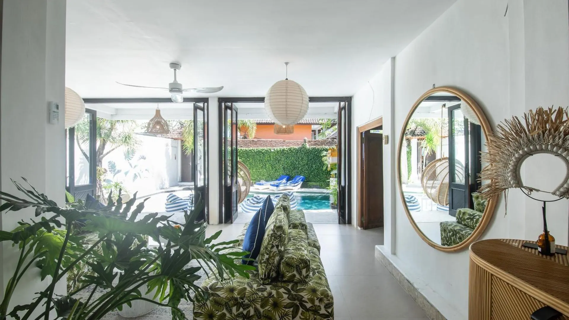 The Monroe Luxury 3-Bedroom Villa With Private Pool In Central Seminyak 900M To The Beach 0*,
